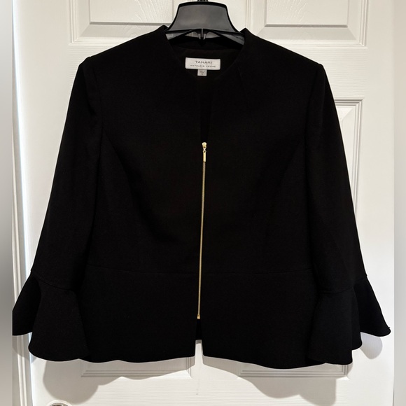 Tahari Jackets & Blazers - TAHARI belled sleeve suit jacket SZ 16